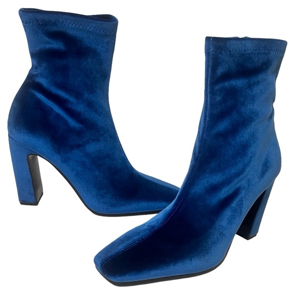NWOB $100 Steve Madden Vinka Blue Velvet Heeled Boots - Picture 4 of 10